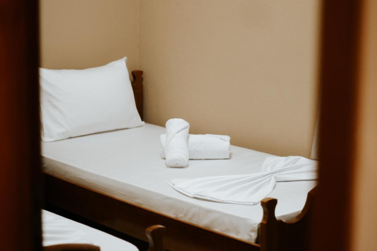 Hotel Lunxheria Gjirokaster Bagian luar foto