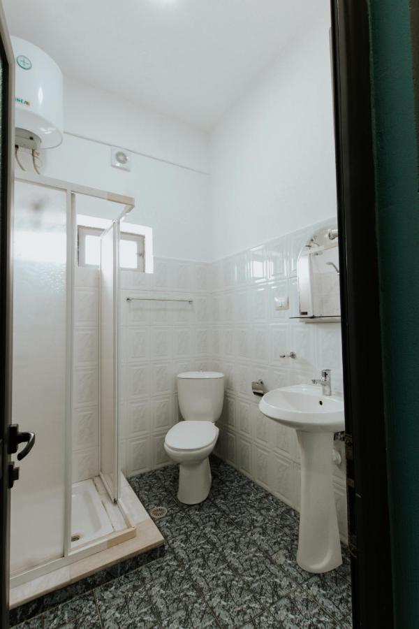 Hotel Lunxheria Gjirokaster Bagian luar foto