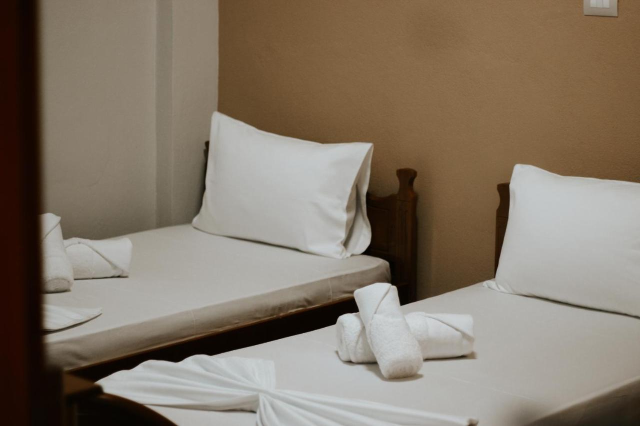 Hotel Lunxheria Gjirokaster Bagian luar foto