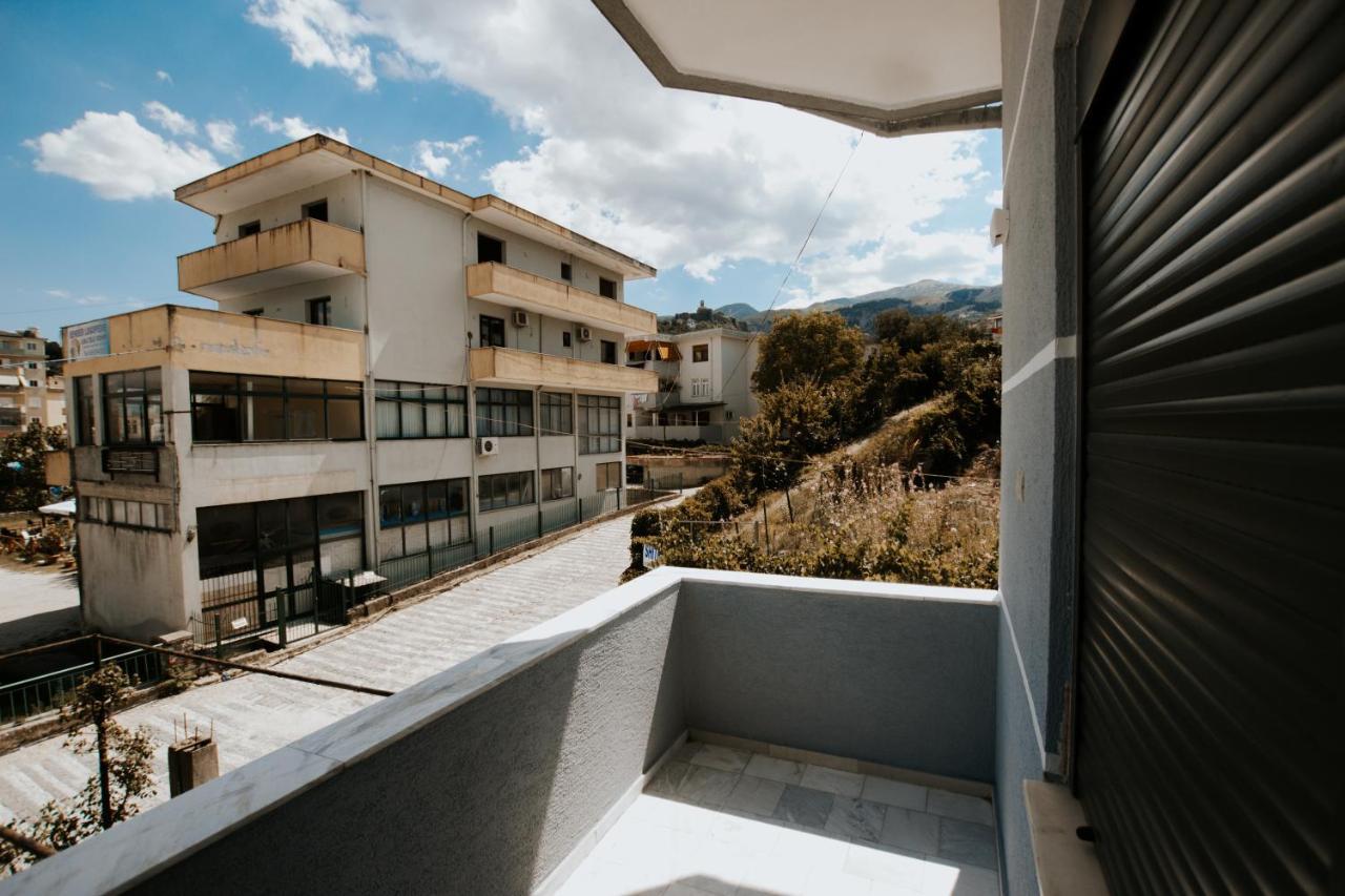 Hotel Lunxheria Gjirokaster Bagian luar foto